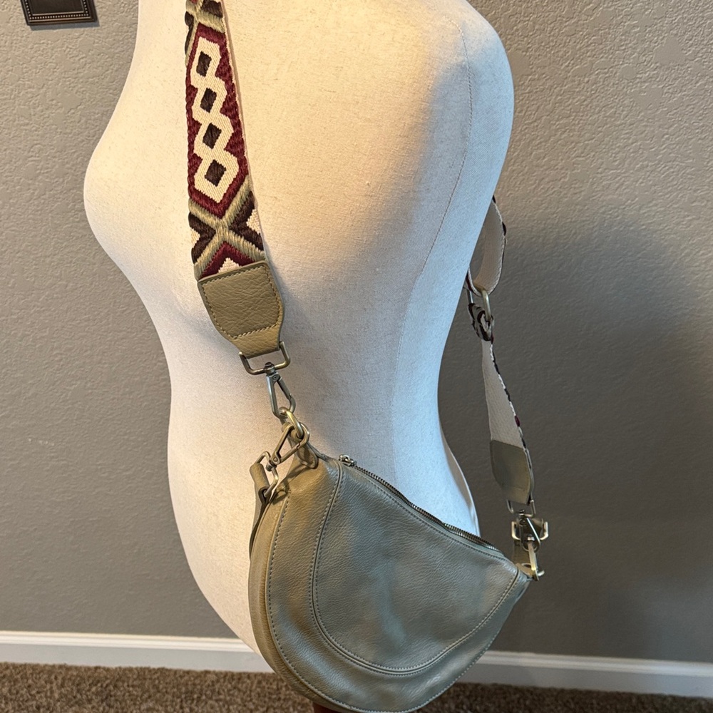 ANTHROPOLOGIE Stylish Cream Crossbody Bag with Patterned Strap